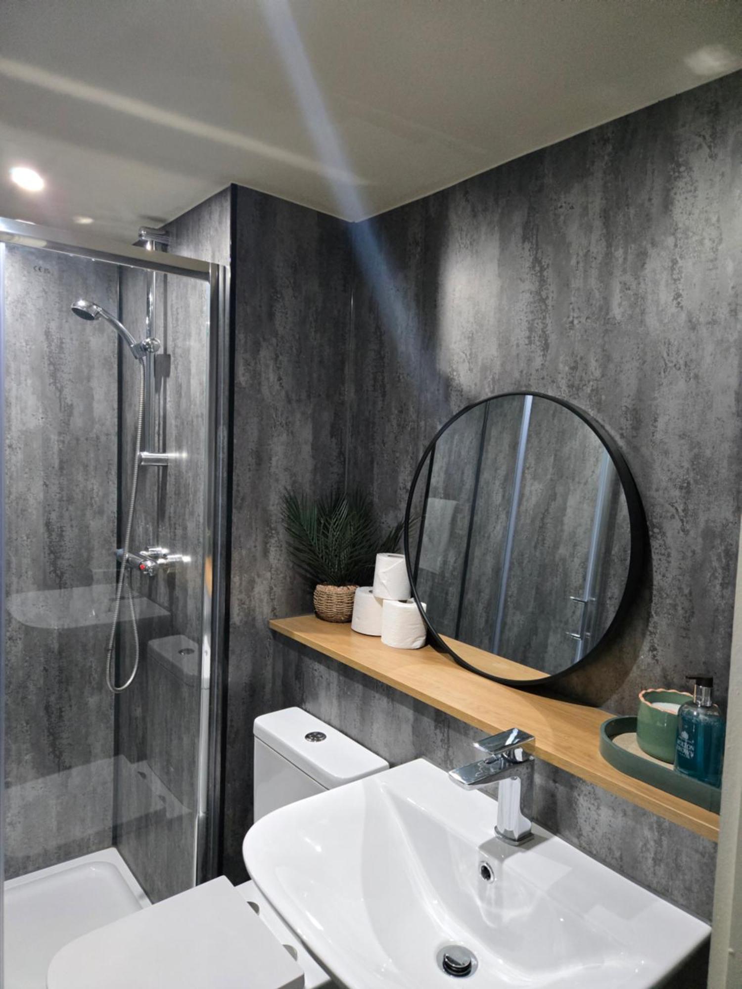 Athenaeum House - Centre Apartment