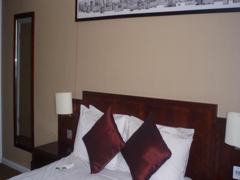 Crowne Plaza Leeds By Ihg 4*