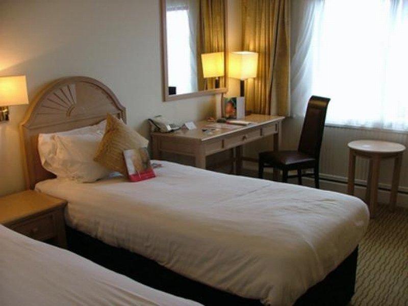 Britannia 3*