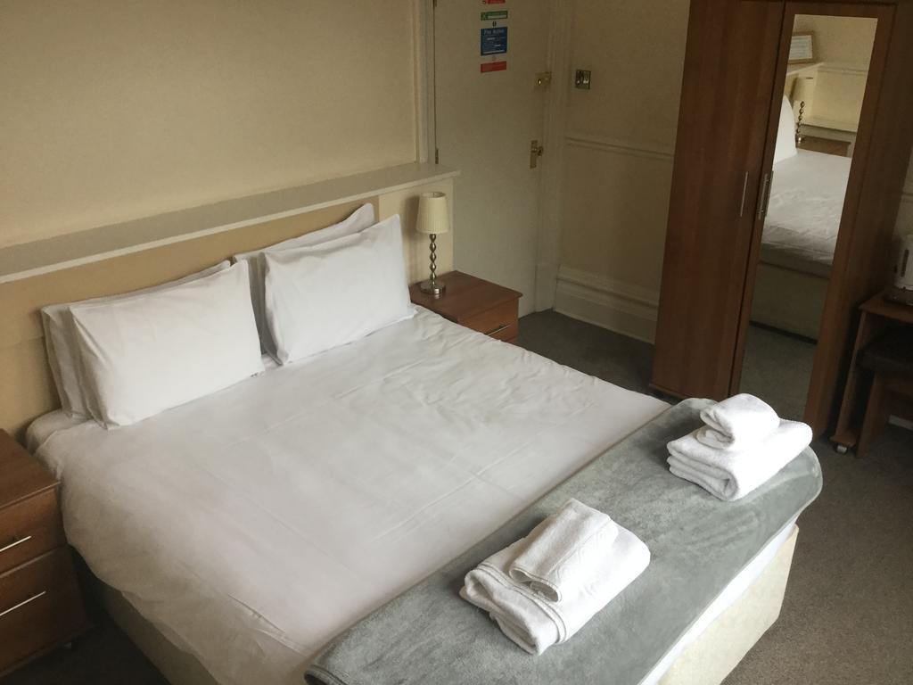Black Horse Otley 3* Leeds (West Yorkshire)