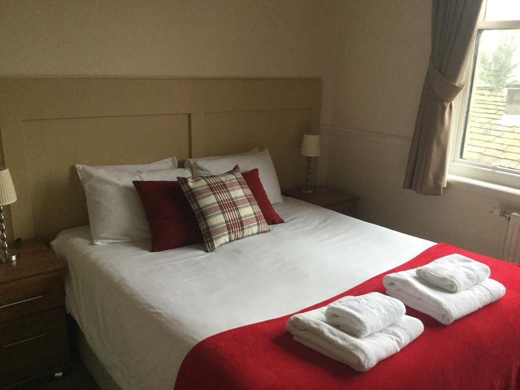 Hotel Black Horse Otley 3*