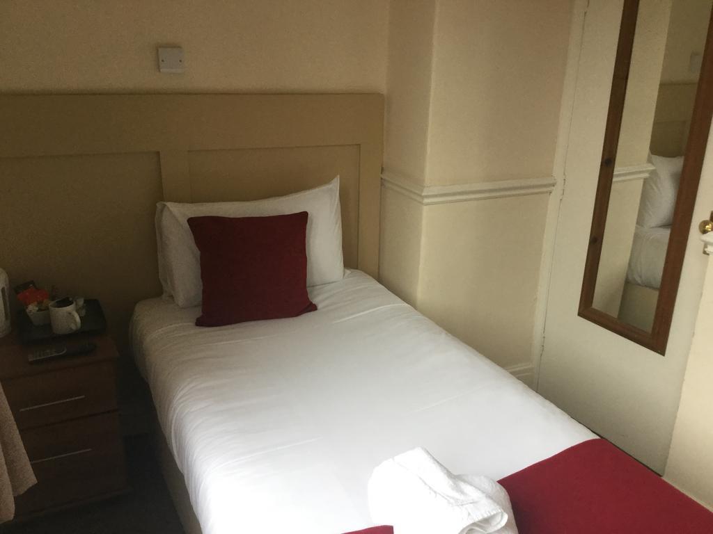 Hotel Black Horse Otley 3*