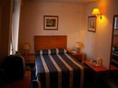Discovery - Leeds Hotel