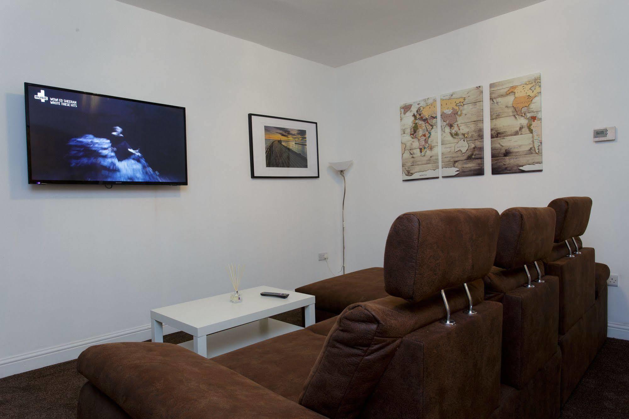 Shaftesbury Apartment *