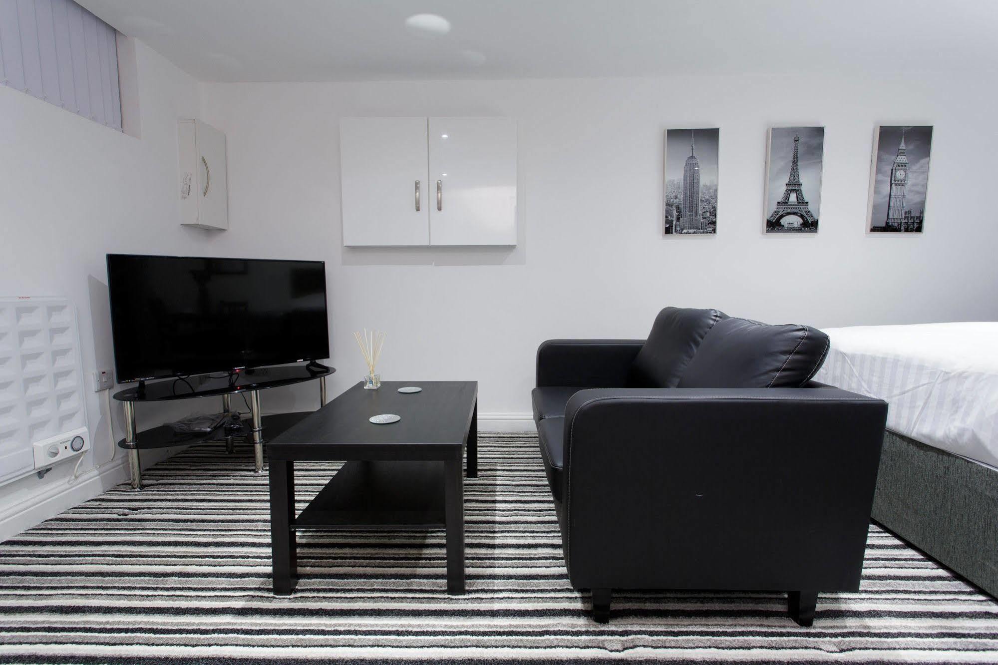 Shaftesbury Apartment *