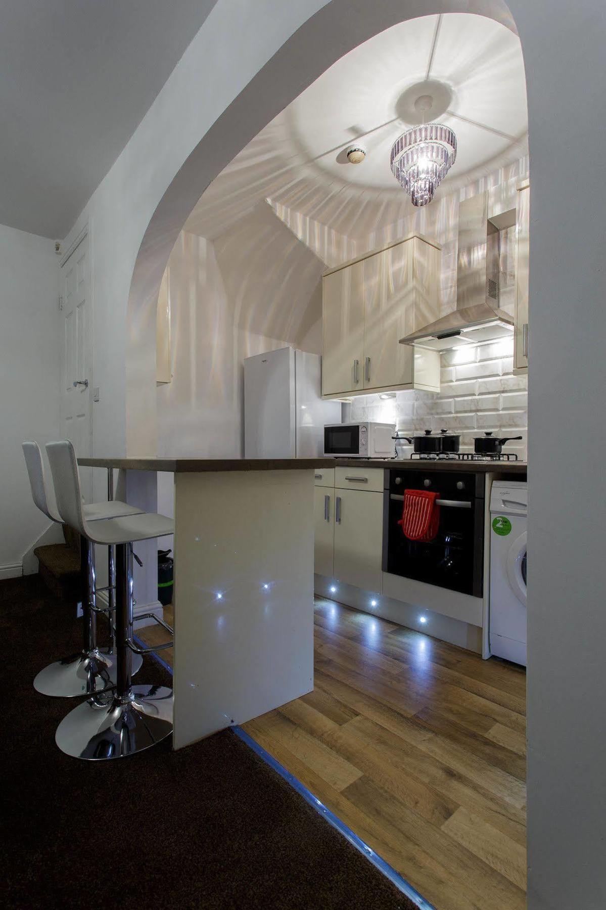 Shaftesbury Apartment