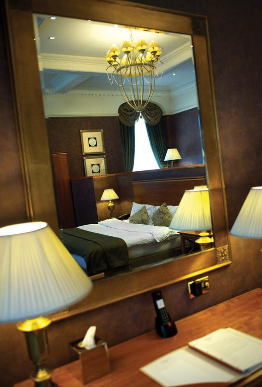 Quebecs 4* Leeds (West Yorkshire)