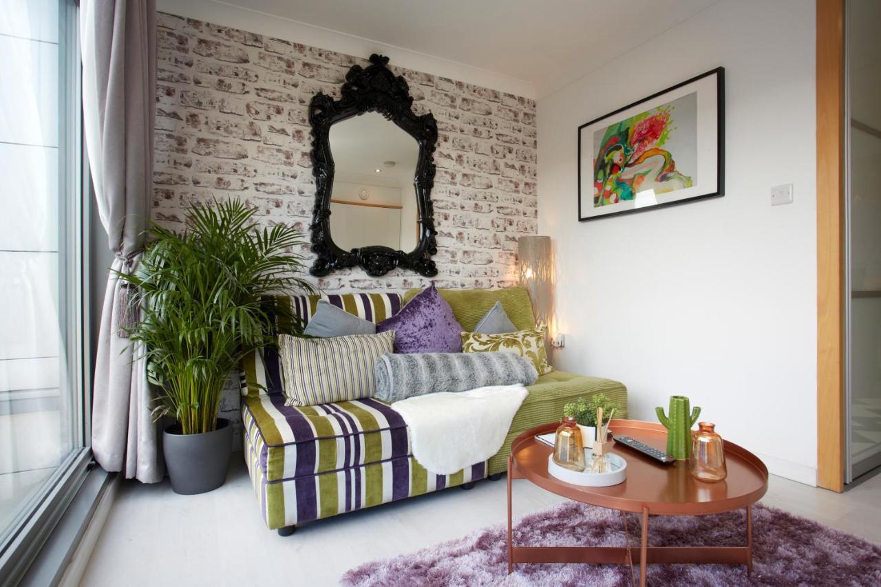 Apartment The Cakide: Cozy Serviced With Netflix In Leeds *