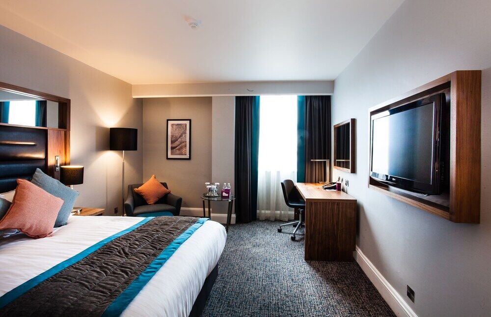Crowne Plaza Leeds By Ihg Hotel 4*