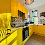 Park Mount Residences - Luxury 3 Bedroom Flat In Leeds With Free Parking