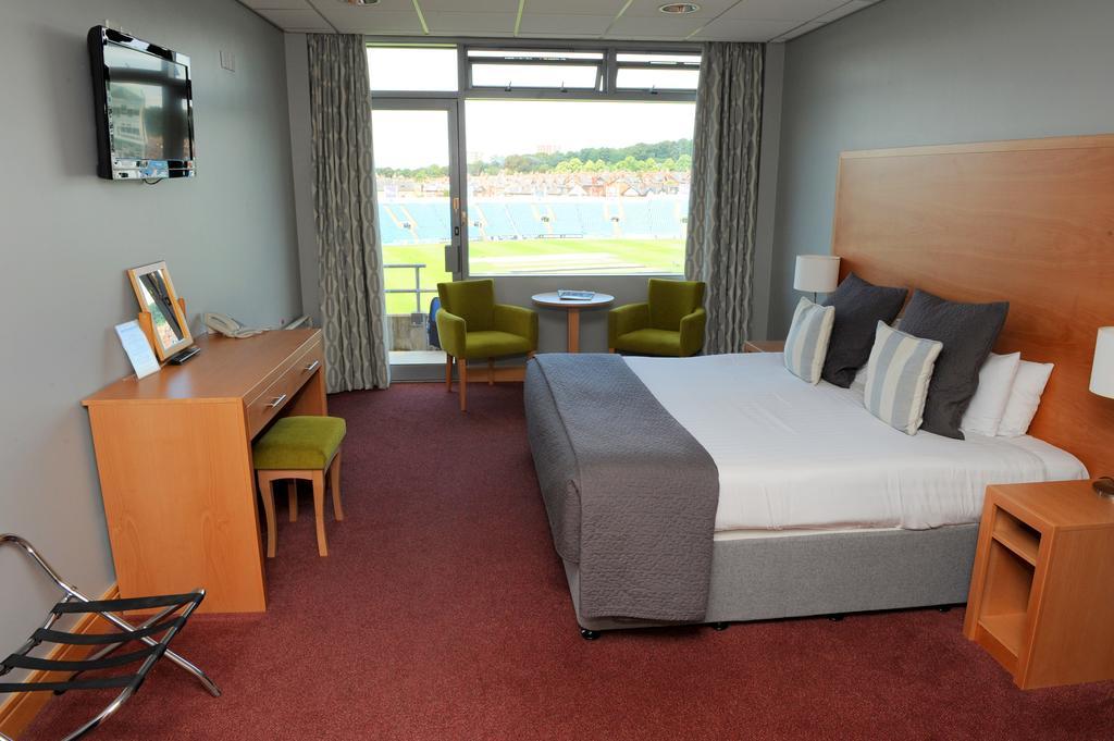 Headingley 4*