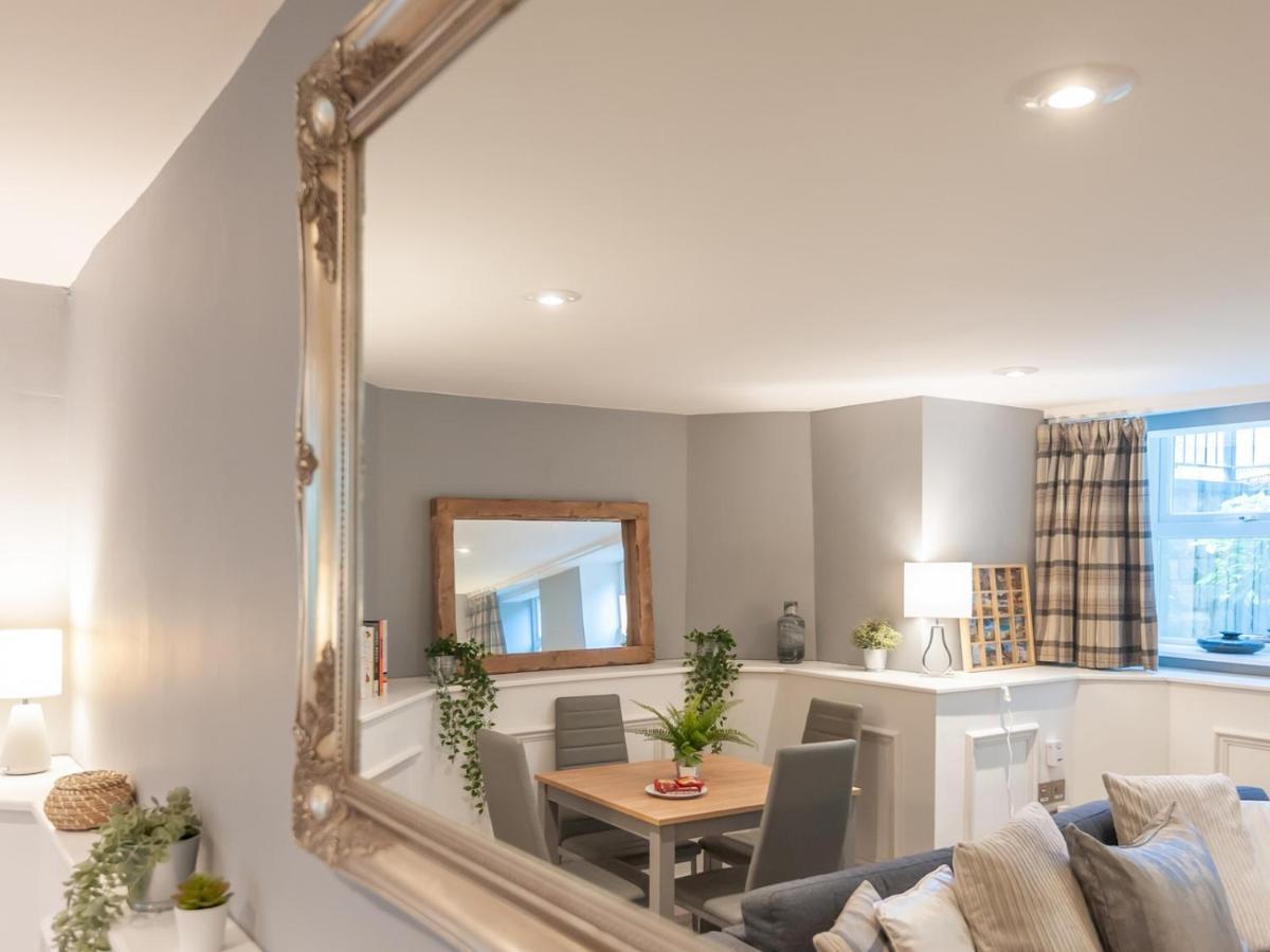 Pass The Keys A Hidden Gem - Summer Bliss Near Roundhay Park Apartment