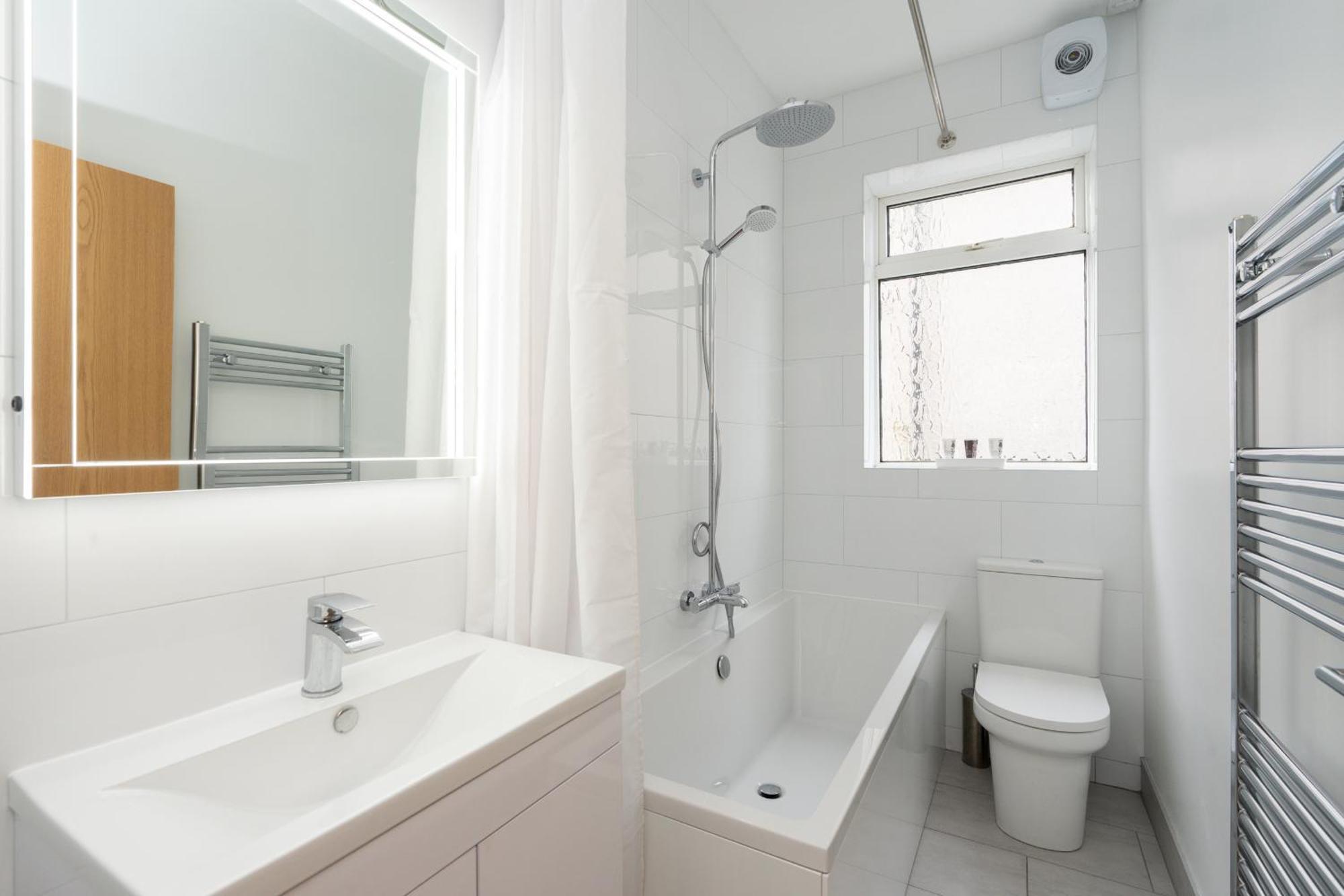Beautiful 2 Bedroom Flat On Street Lane * Leeds (West Yorkshire)