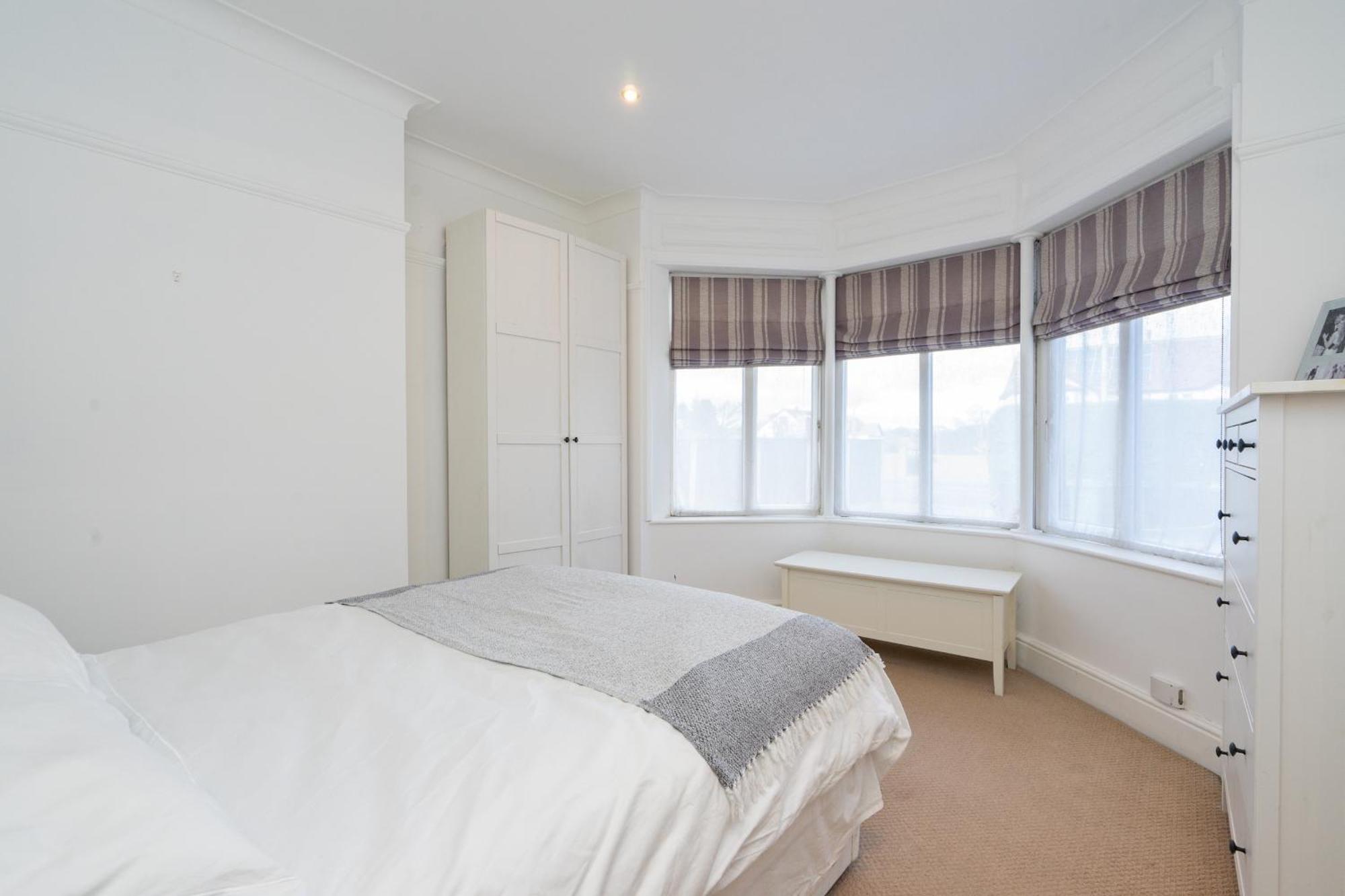 Beautiful 2 Bedroom Flat On Street Lane