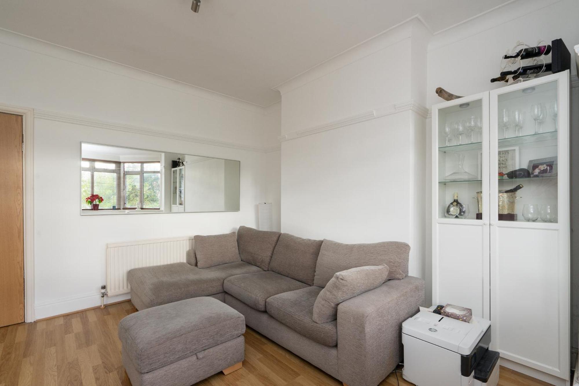 Beautiful 2 Bedroom Flat On Street Lane Apartment Leeds (West Yorkshire)