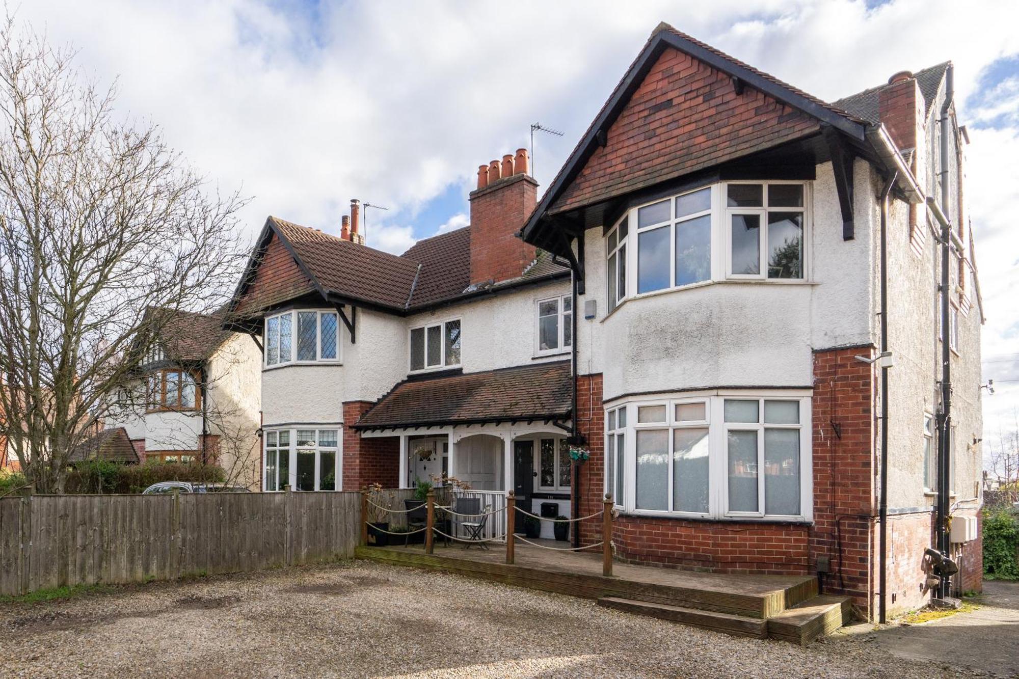 Apartment Beautiful 2 Bedroom Flat On Street Lane Leeds (West Yorkshire)