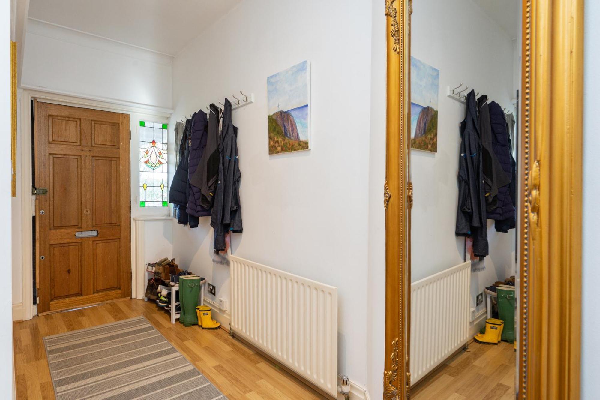 Apartment Beautiful 2 Bedroom Flat On Street Lane *