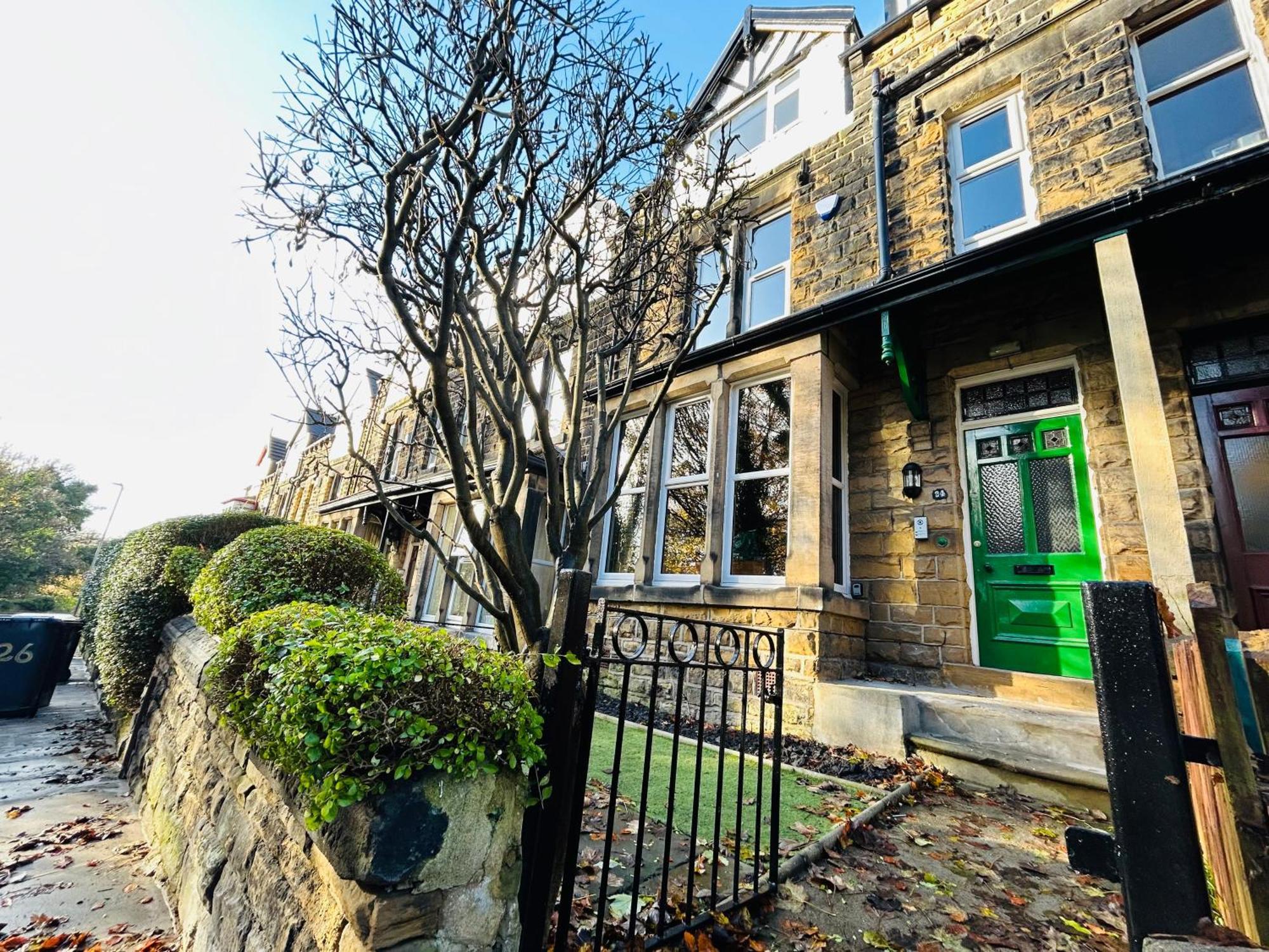 Park Mount Residences - Luxury 3 Bedroom Flat In Leeds With Free Parking *