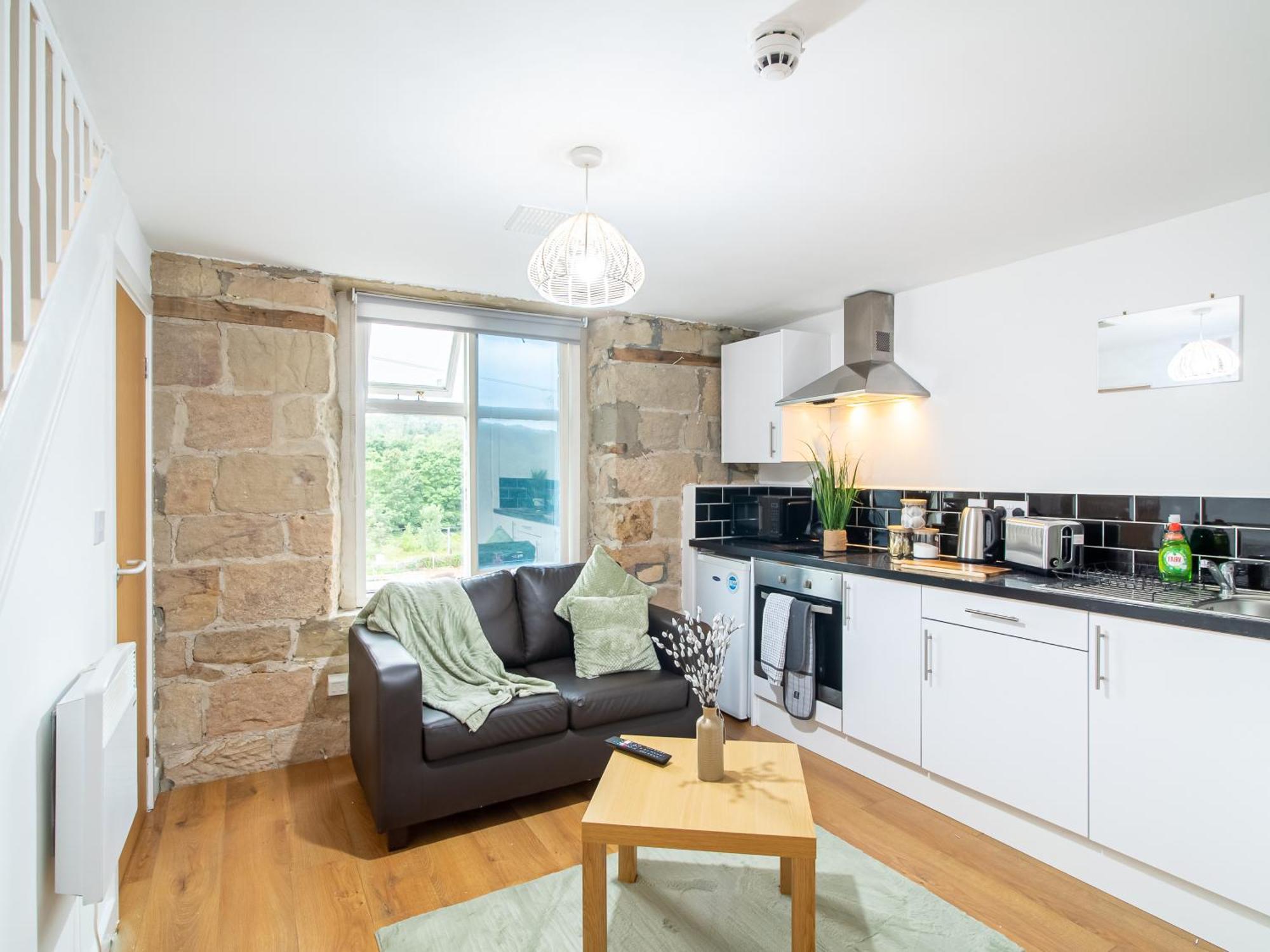 Apartment 1 Bedroom Kirkstall Centre Ideal For Corporate Guests, Free Parking *