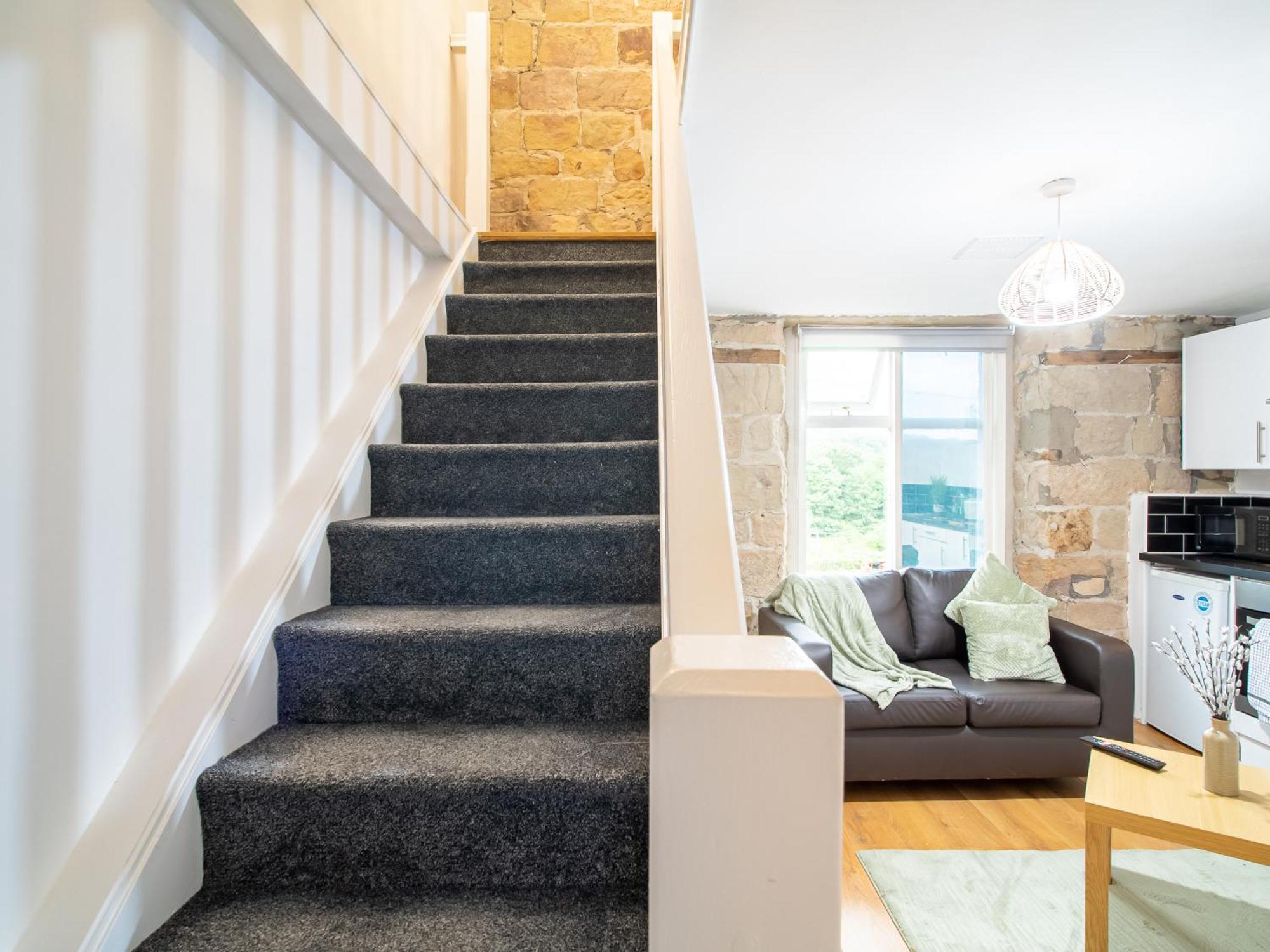 Apartment 1 Bedroom Kirkstall Centre Ideal For Corporate Guests, Free Parking *