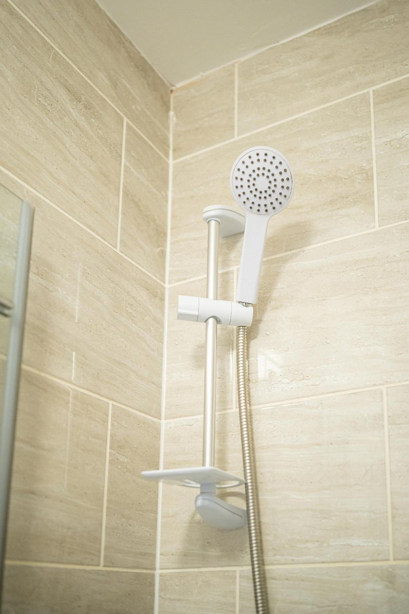 1 Bedroom Kirkstall Centre Ideal For Corporate Guests, Free Parking * Leeds (West Yorkshire)