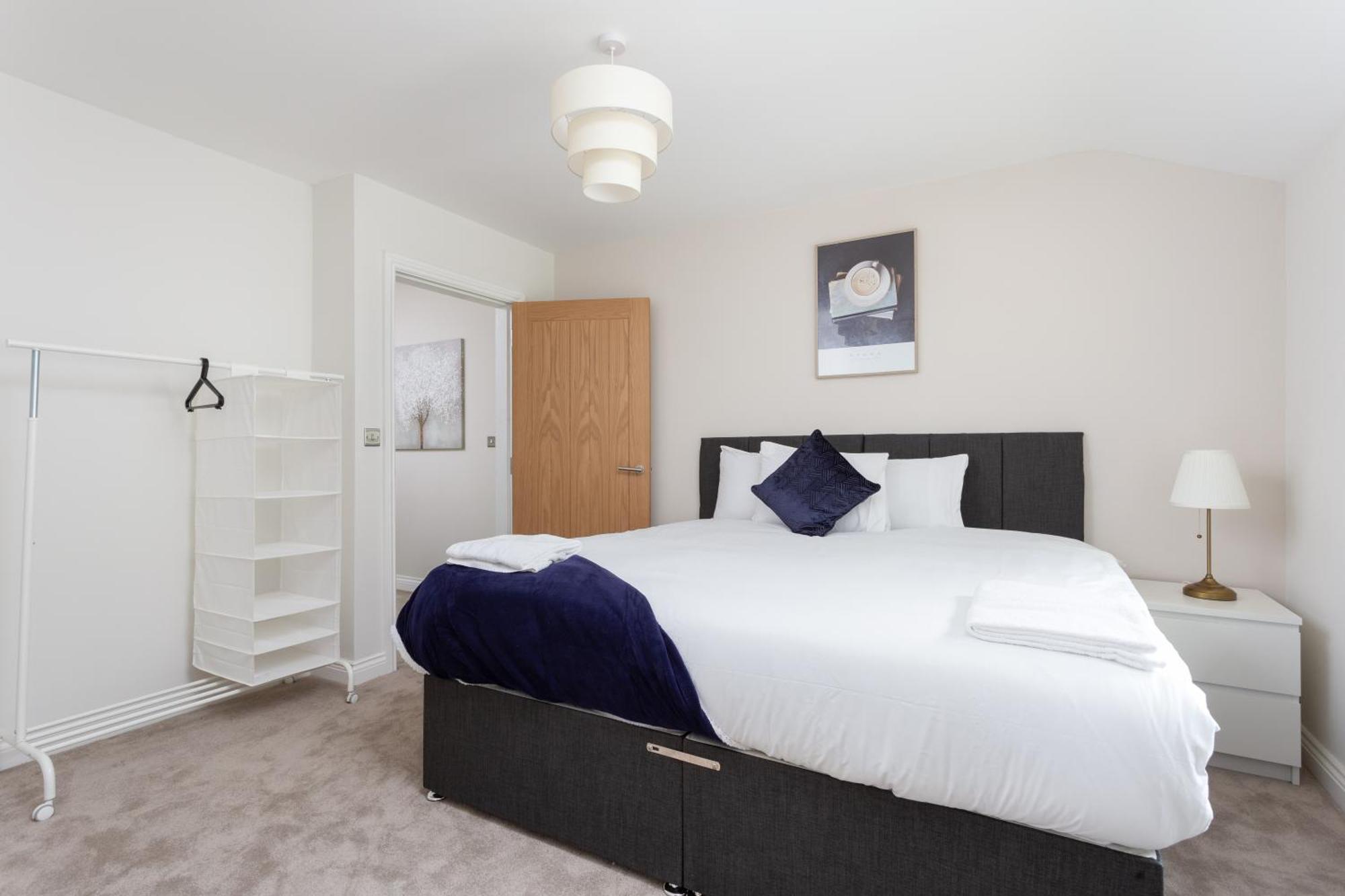 Holiday home Huge 5 Bedroom Home, Sleeps 6