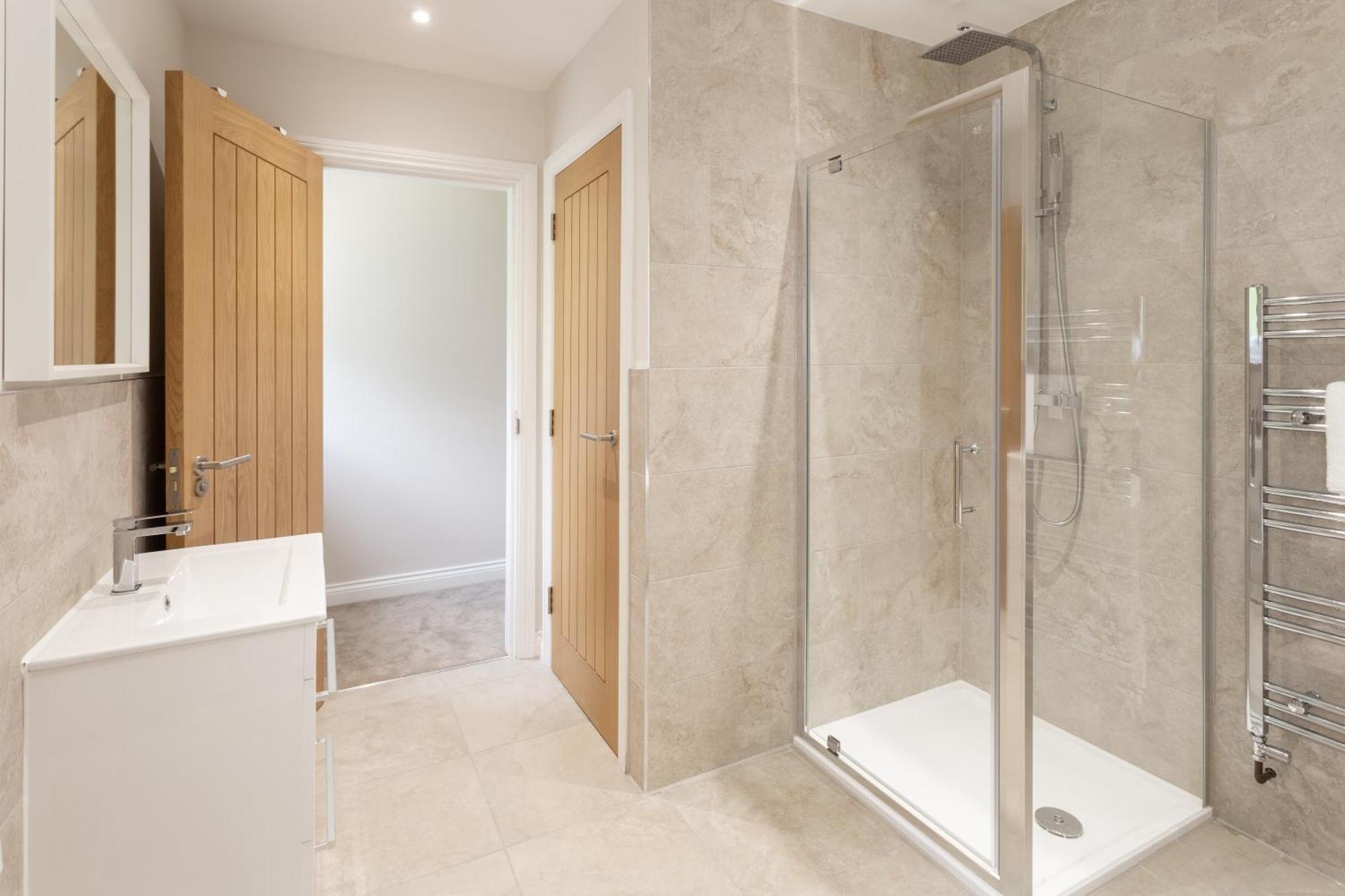 Huge 5 Bedroom Home, Sleeps 6 Holiday home Leeds (West Yorkshire)