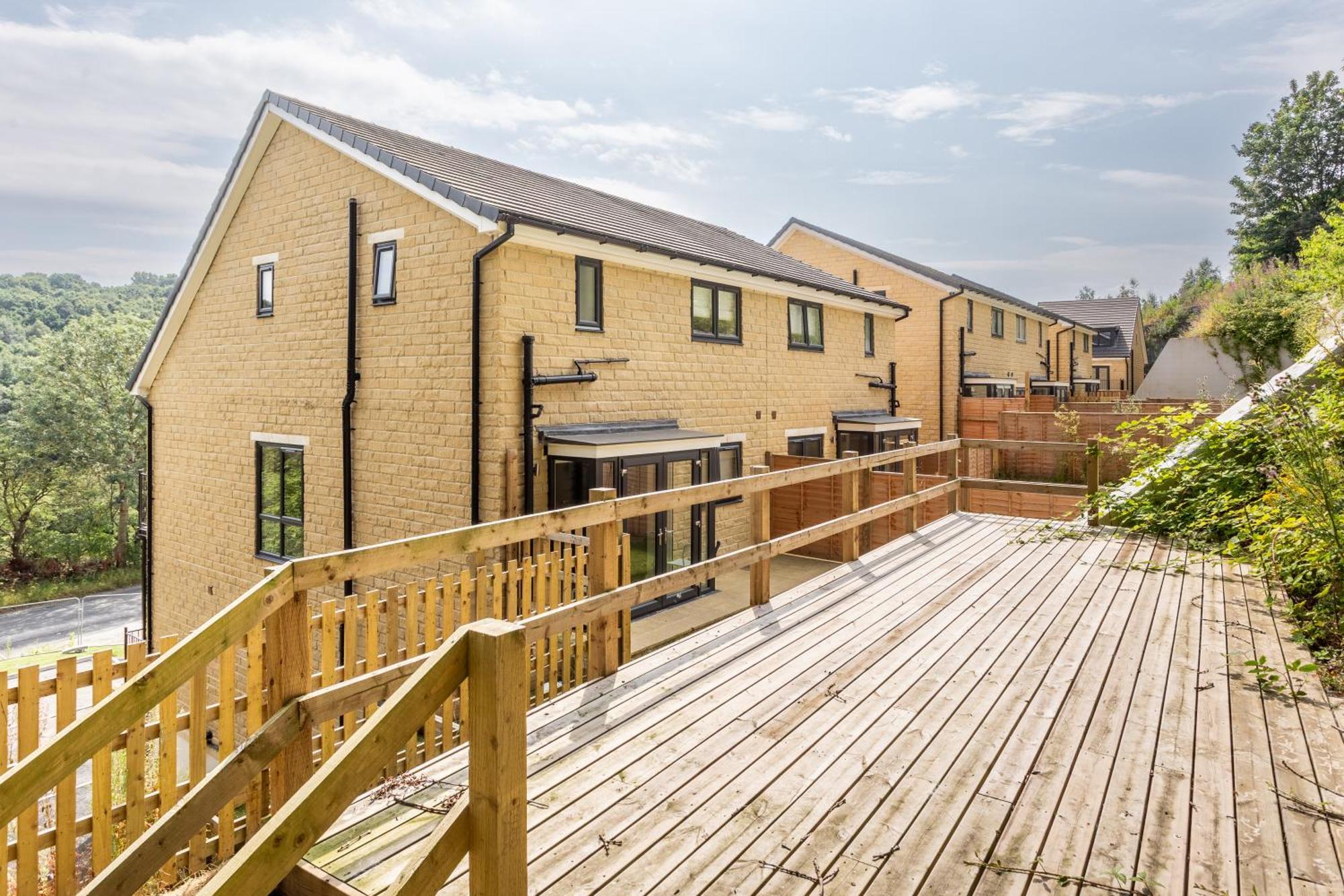 Huge 5 Bedroom Home, Sleeps 6 * Leeds (West Yorkshire)