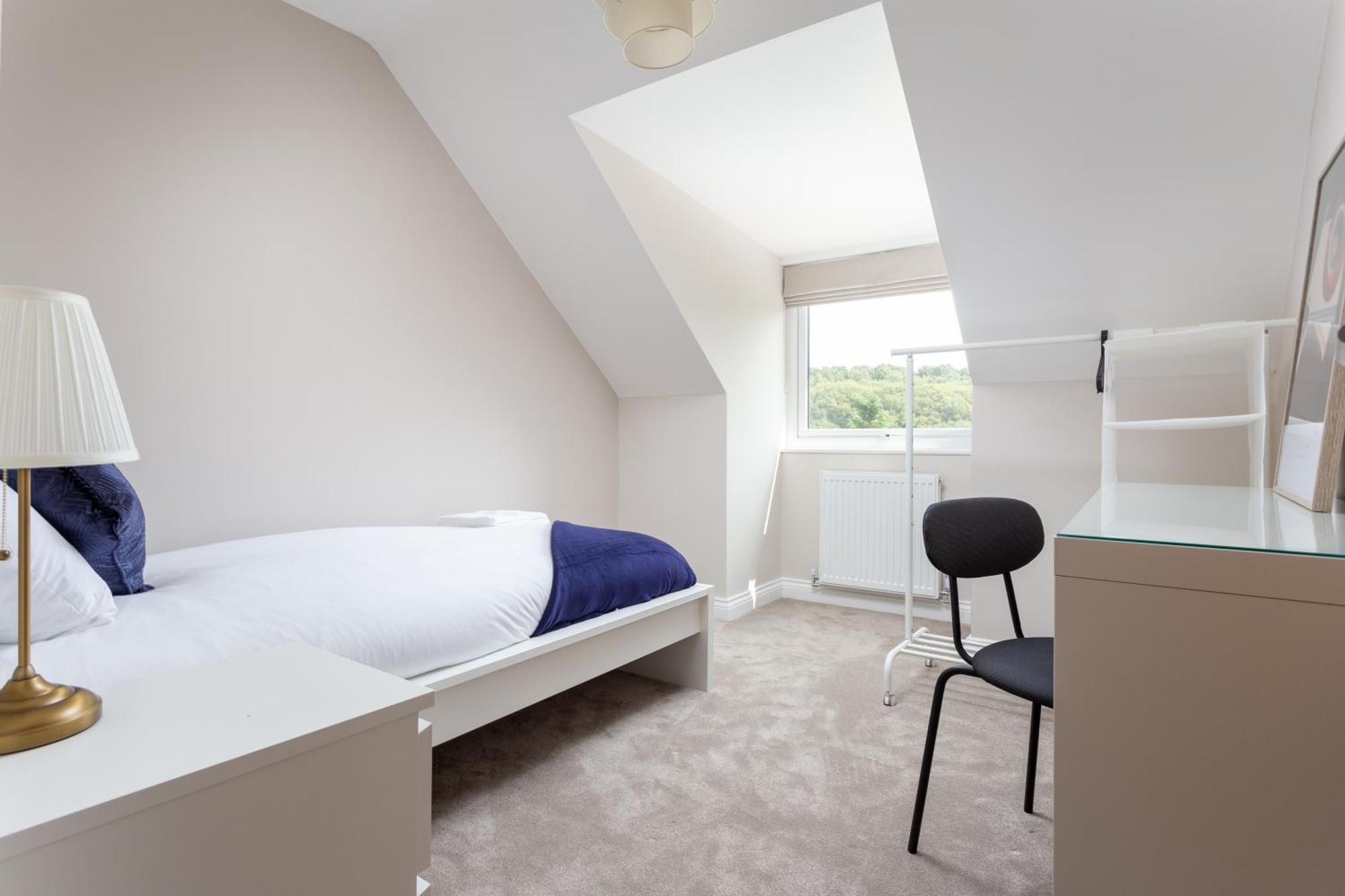 Holiday home Huge 5 Bedroom Home, Sleeps 6 Leeds (West Yorkshire)