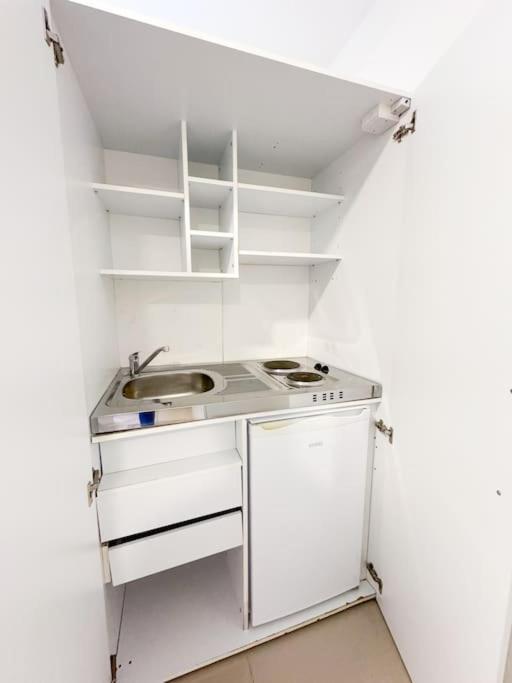3 Bedroom Apt By Threethreethreesproperty Short Lets & Serviced Accommodation Leeds With Wi-Fi & Parking