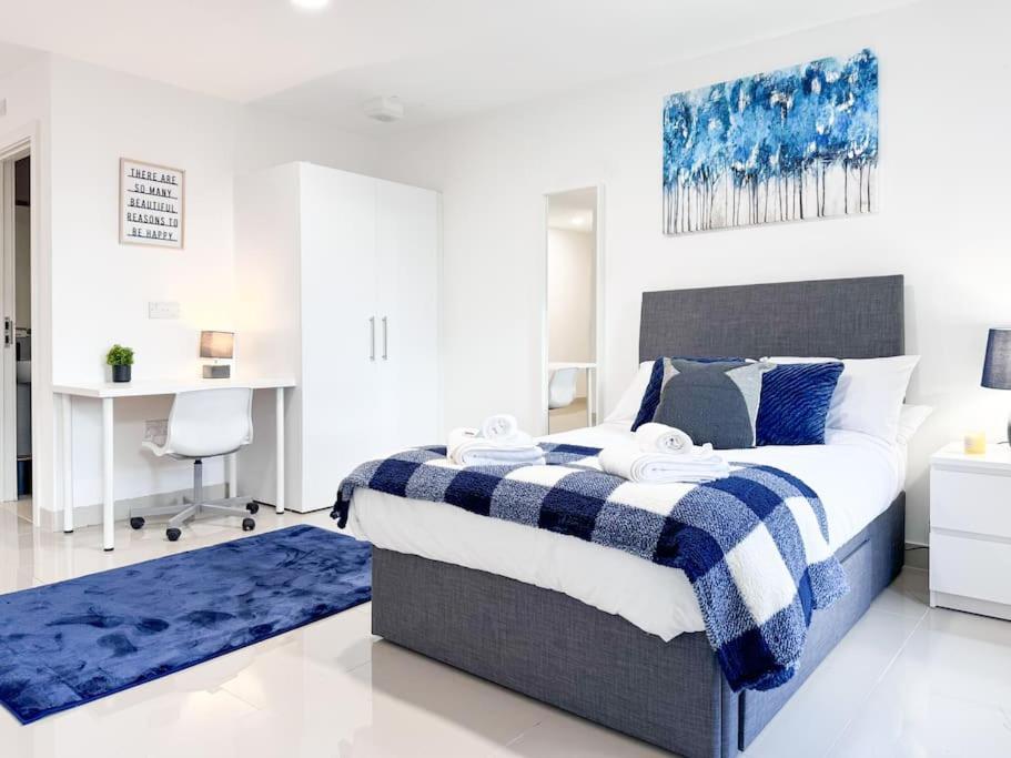 3 Bedroom Apt By Threethreethreesproperty Short Lets & Serviced Accommodation Leeds With Wi-Fi & Parking Apartment