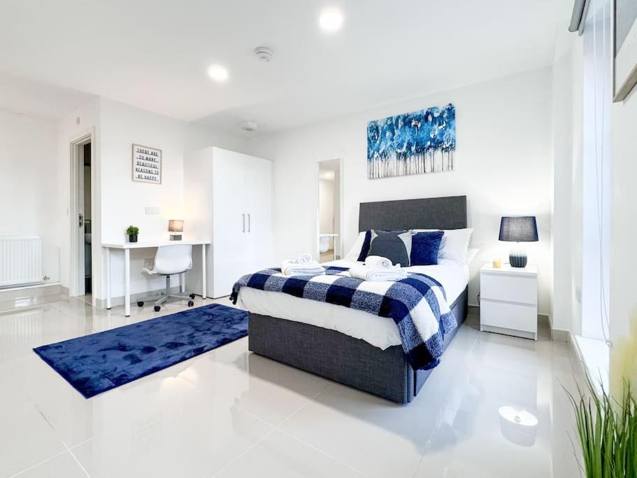3 Bedroom Apt By Threethreethreesproperty Short Lets & Serviced Accommodation Leeds With Wi-Fi & Parking * Leeds (West Yorkshire)