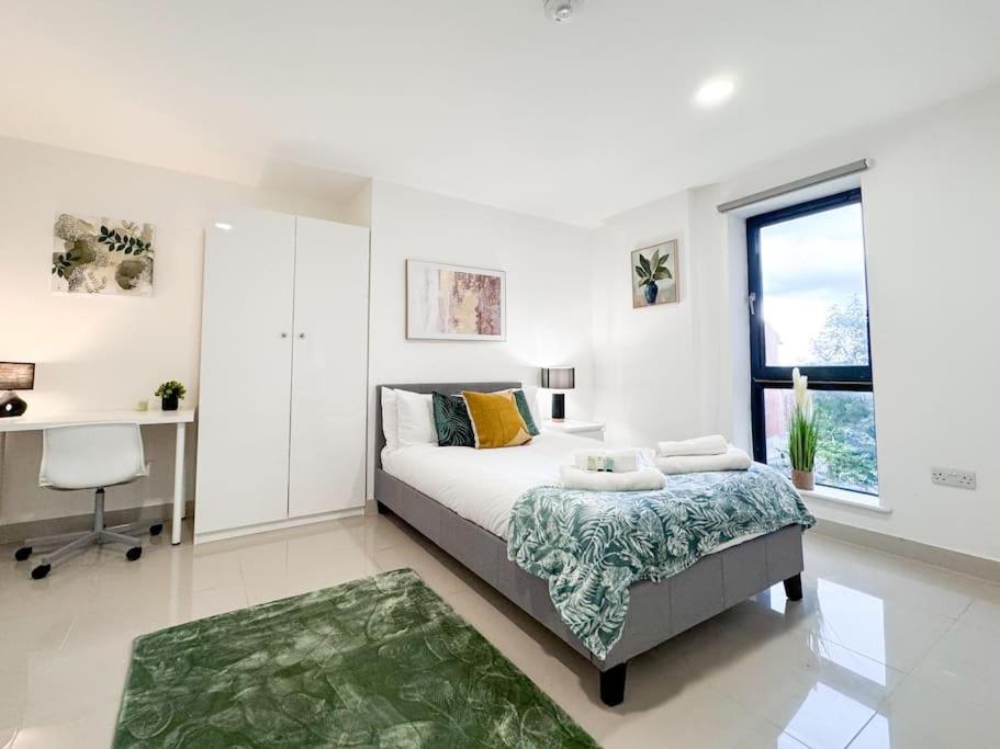 3 Bedroom Apt By Threethreethreesproperty Short Lets & Serviced Accommodation Leeds With Wi-Fi & Parking * Leeds (West Yorkshire)