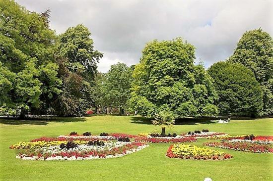 *rf9bc* For Your Relaxed & Cosy + Free Parking + Free Fast Wifi * Homestay Leeds (West Yorkshire)
