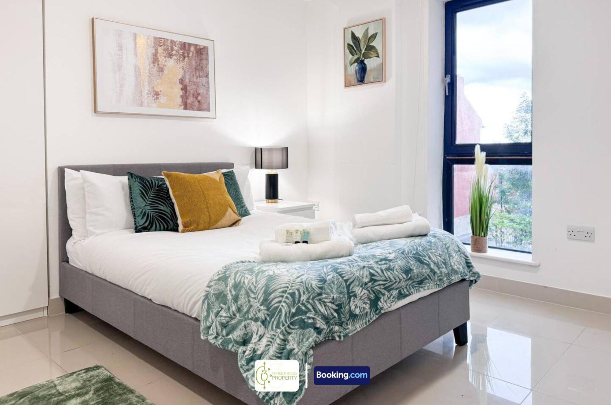 3 Bedroom Apt By Threethreethreesproperty Short Lets & Serviced Accommodation Leeds With Wi-Fi & Parking *