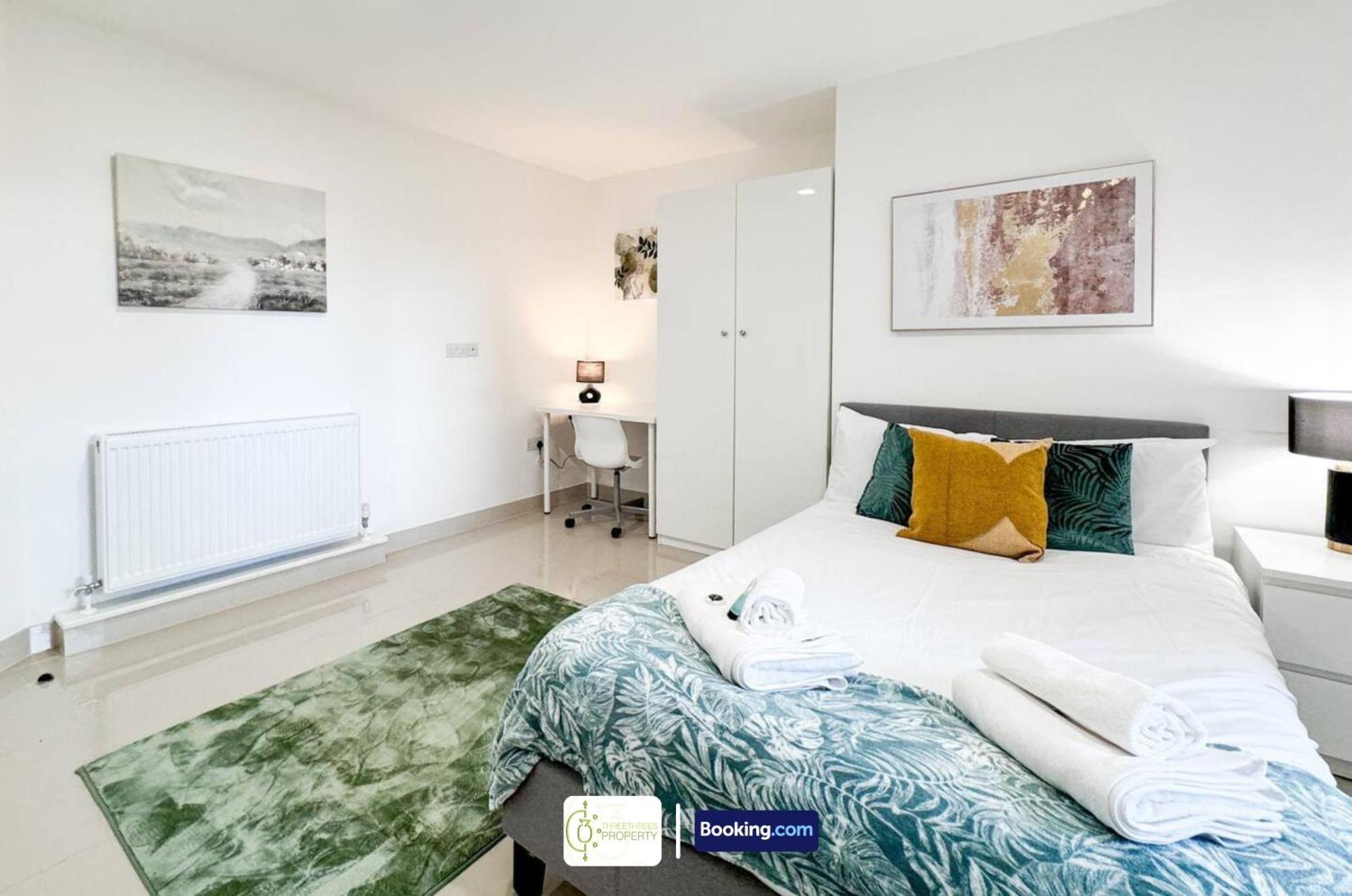 Apartment 3 Bedroom Apt By Threethreethreesproperty Short Lets & Serviced Accommodation Leeds With Wi-Fi & Parking *