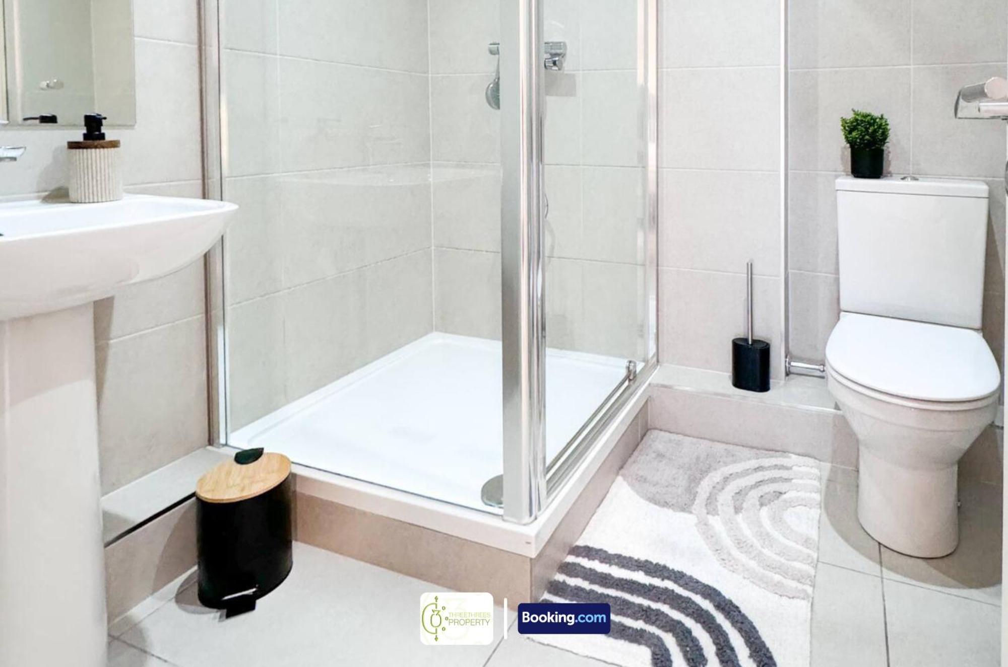 3 Bedroom Apt By Threethreethreesproperty Short Lets & Serviced Accommodation Leeds With Wi-Fi & Parking Apartment Leeds (West Yorkshire)