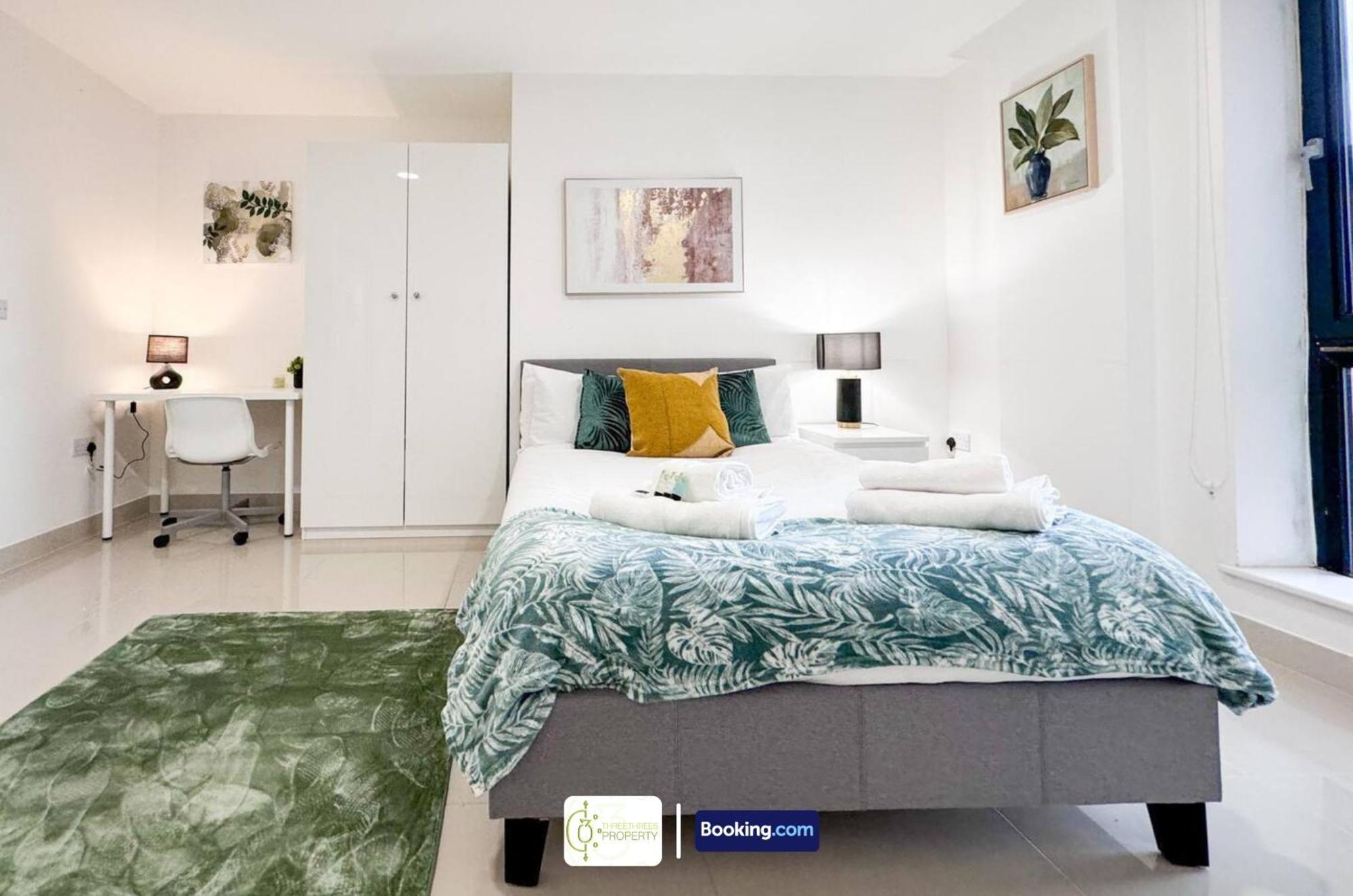 Apartment 3 Bedroom Apt By Threethreethreesproperty Short Lets & Serviced Accommodation Leeds With Wi-Fi & Parking Leeds (West Yorkshire)